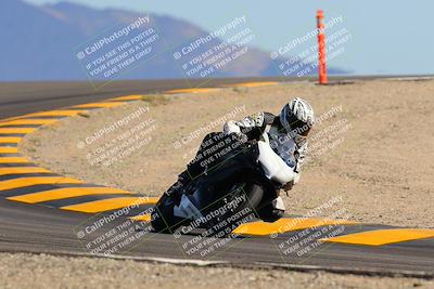 media/Oct-09-2022-SoCal Trackdays (Sun) [[95640aeeb6]]/Turn 12 (140pm)/